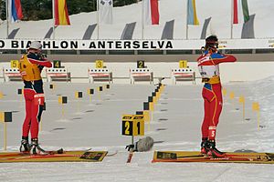 300px-Biathlon-Weltcup_2006_Antholz_1.jpg.d3bafe2bdd888eab0b77a4732fea99ab.jpg